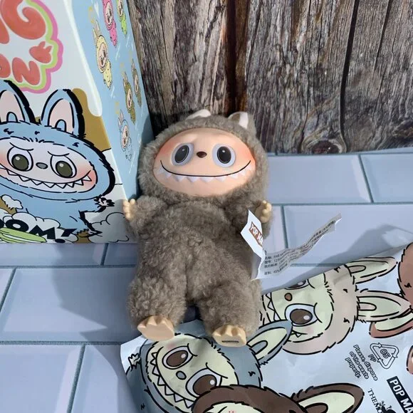 Labubu The Monsters Exciting Macaron Toffee - Picture 7 of 7